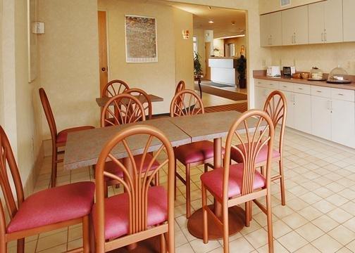 Rodeway Inn Willington North Bagian luar foto