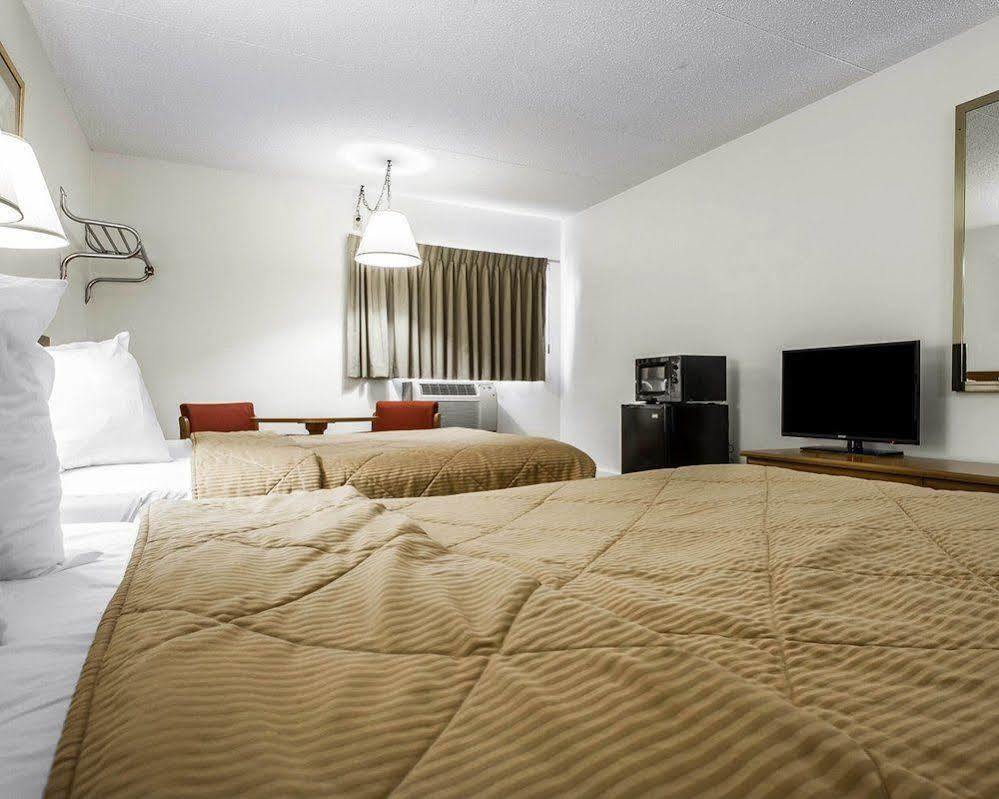 Rodeway Inn Willington North Bagian luar foto
